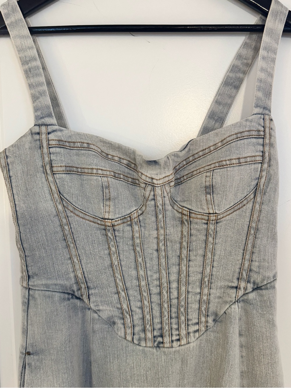 Like New! Bardot Light Wash Denim Corset Midi Dress/ Size 6 - Picture 5 of 9